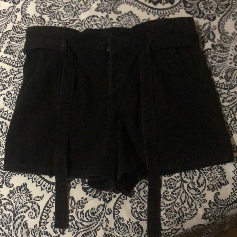 American Eagle black shorts